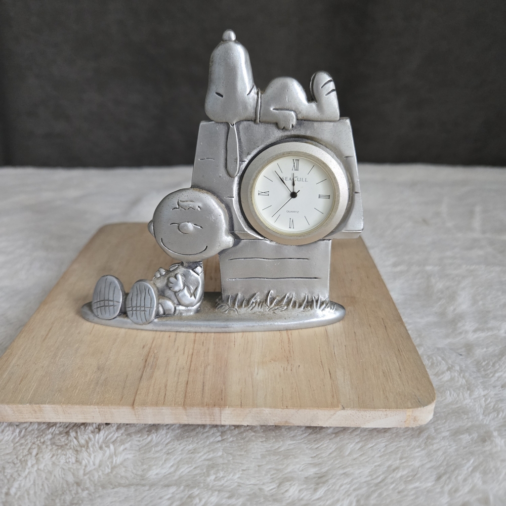 Silver Wall Clock Decor